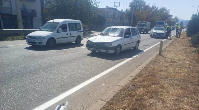 Manisa'nın Salihli İlçesinde Trafik Kazasında Bir Kadın Haya...