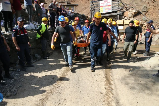 Denizli'deki Madende Mucize Kurtuluş Herkesi Sevindirdi