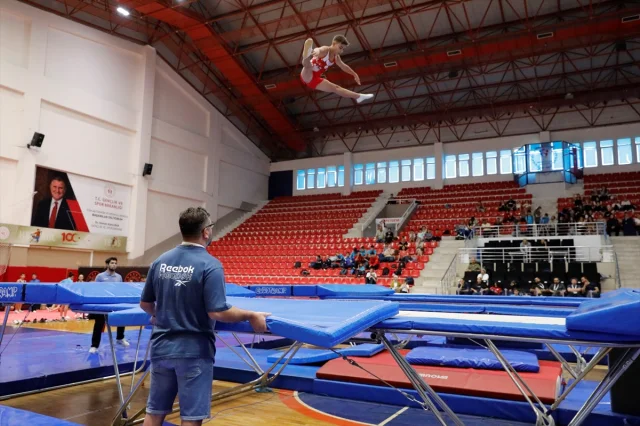 Samsun'da Trampolin Cimnastik Şampiyonası Nefes Kesti