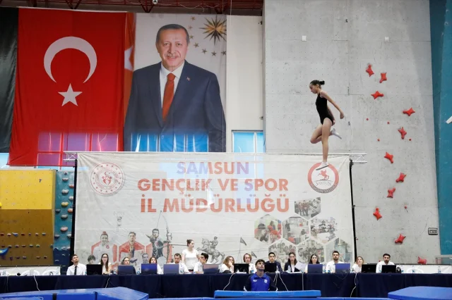 Samsun'da Trampolin Cimnastik Şampiyonası Nefes Kesti