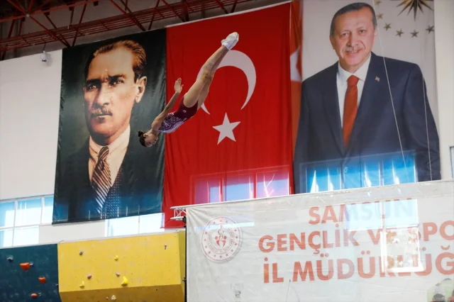 Samsun'da Trampolin Cimnastik Şampiyonası Nefes Kesti