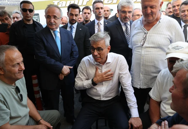 Bakan Memişoğlu Samsun'da Anne ve Oğlunun Cenazesine Katıldı