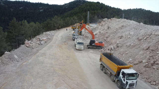 Antalya-Konya Yolu Trafik Kaosuna Döndü: Çalışmalar Ne Zaman Sona Erecek?