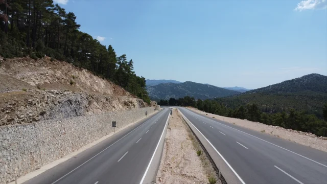Antalya-Konya Yolu Trafik Kaosuna Döndü: Çalışmalar Ne Zaman Sona Erecek?