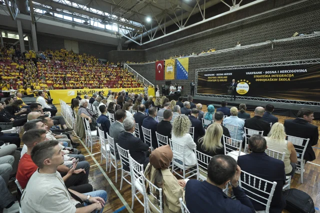 VakıfBank'tan Bosna Hersek Voleyboluna Büyük Destek