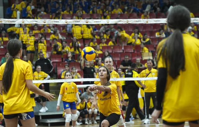 VakıfBank'tan Bosna Hersek Voleyboluna Büyük Destek