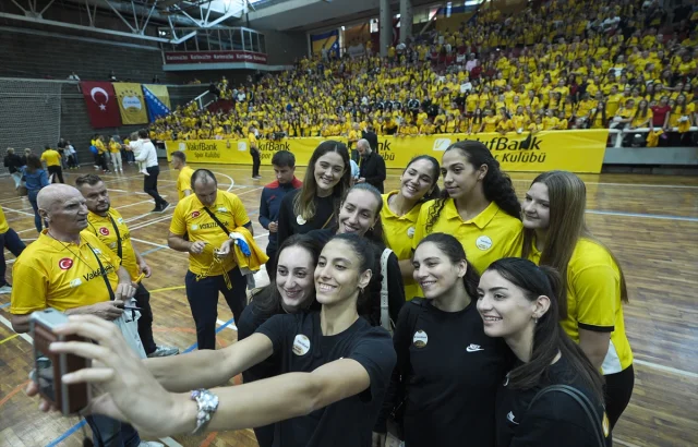 VakıfBank'tan Bosna Hersek Voleyboluna Büyük Destek