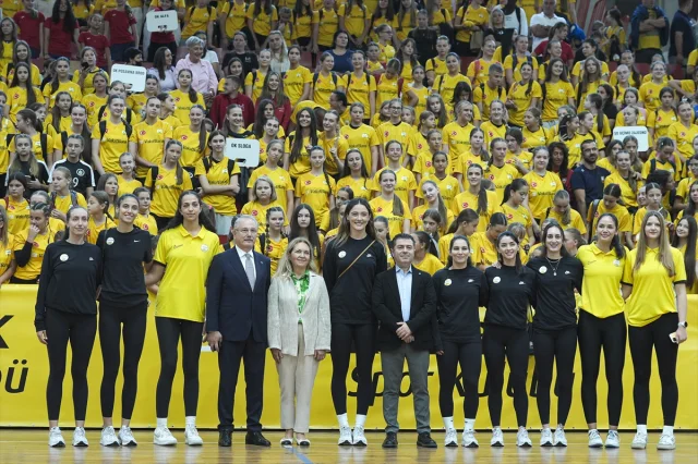 VakıfBank'tan Bosna Hersek Voleyboluna Büyük Destek
