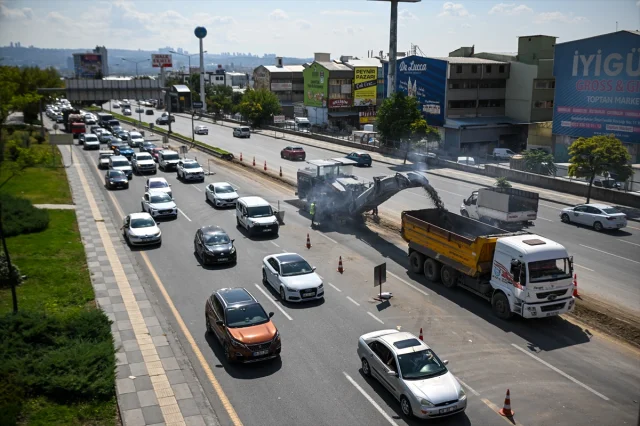 Ankara Trafik Çilesi Bitmiyor: Yol Çalışmaları Tepki Çekiyor