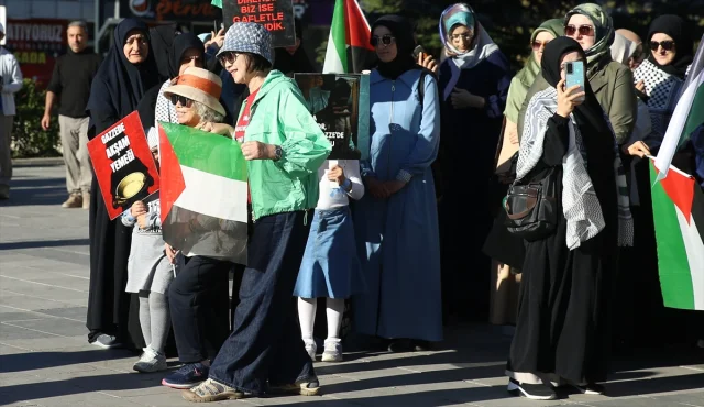 Erzurum'da Sağlık Çalışanlarından Gazze İçin 96 Hafta Süren Destansı Yürüyüş