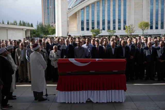 Cumhurbaşkanı Erdoğan, Başdanışmanı Hamdi Kılıç'ın Cenazesine Katılırken Duygulandı