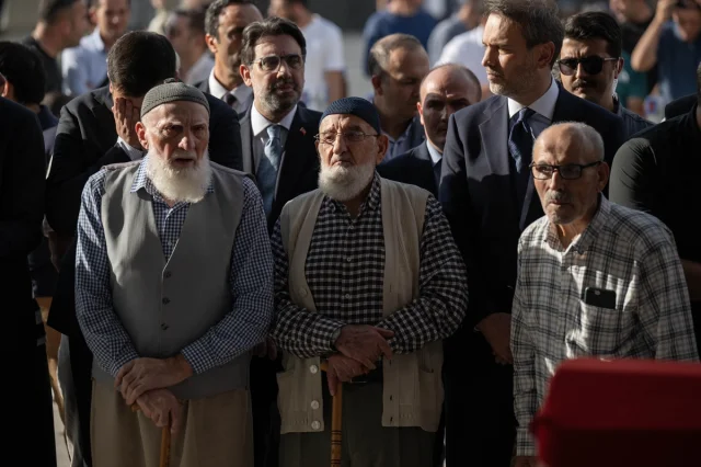 Cumhurbaşkanı Erdoğan, Başdanışmanı Hamdi Kılıç'ın Cenazesine Katılırken Duygulandı