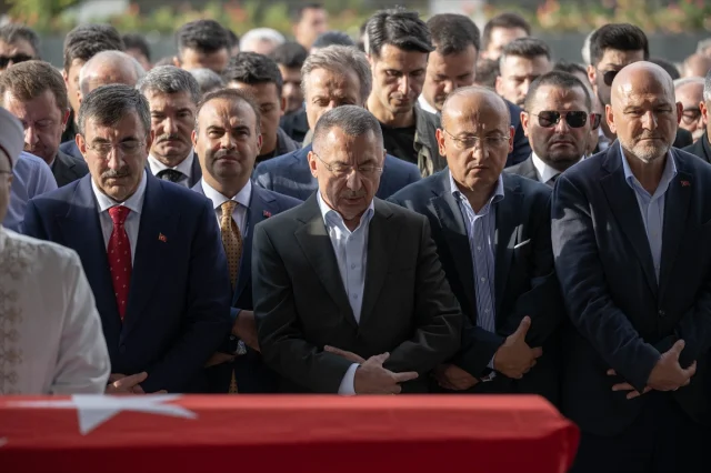 Cumhurbaşkanı Erdoğan, Başdanışmanı Hamdi Kılıç'ın Cenazesine Katılırken Duygulandı