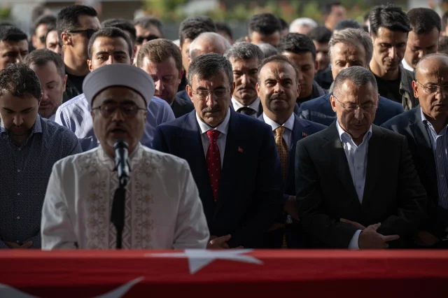 Cumhurbaşkanı Erdoğan, Başdanışmanı Hamdi Kılıç'ın Cenazesine Katılırken Duygulandı