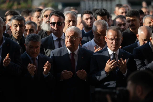 Cumhurbaşkanı Erdoğan, Başdanışmanı Hamdi Kılıç'ın Cenazesine Katılırken Duygulandı