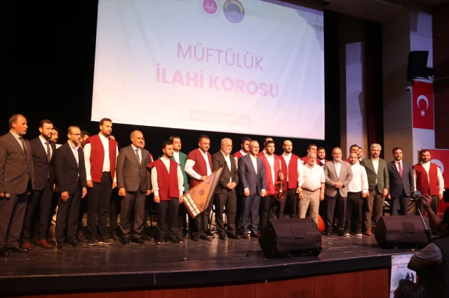 Malatya'da Aile ve Maddiyat Üzerine Çarpıcı Konferans: Tehlikeler Neler?