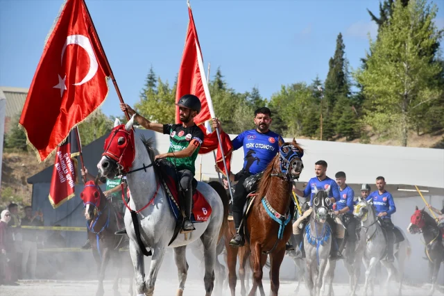 Söğüt'te Unutulmaz Cirit Müsabakaları: Ertuğrul Gazi Anması Coşkuyla Geçti