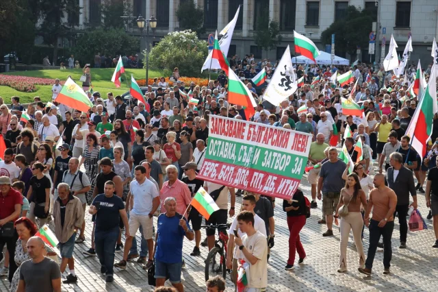 Bulgaristan'da Avroya Geçişe Karşı Bomba Protesto: Neler Oluyor?