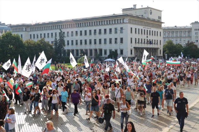 Bulgaristan'da Avroya Geçişe Karşı Bomba Protesto: Neler Oluyor?