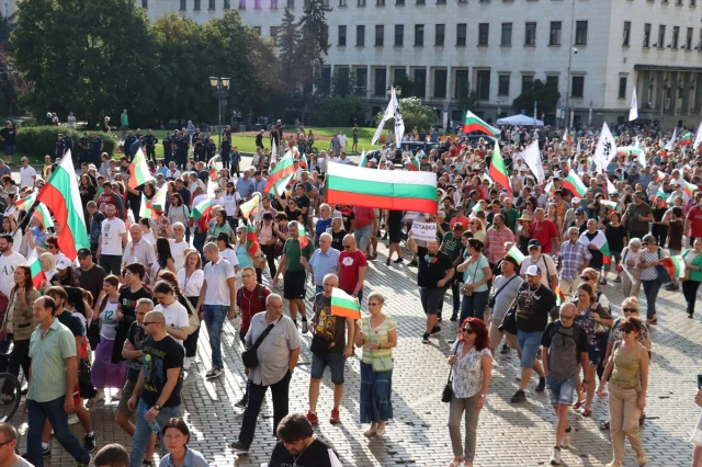 Bulgaristan'da Avroya Geçişe Karşı Bomba Protesto: Neler Oluyor?
