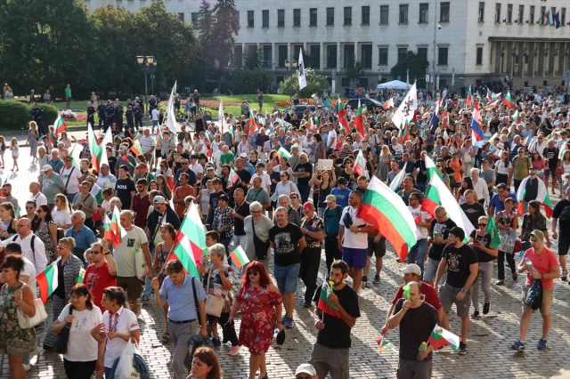 Bulgaristan'da Avroya Geçişe Karşı Bomba Protesto: Neler Oluyor?