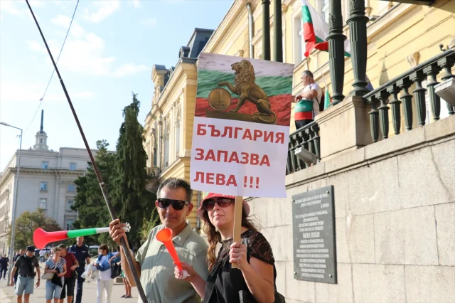 Bulgaristan'da Avroya Geçişe Karşı Bomba Protesto: Neler Oluyor?