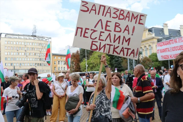 Bulgaristan'da Avroya Geçişe Karşı Bomba Protesto: Neler Oluyor?