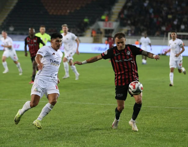 Arca Çorum FK ve İmaj Altyapı Vanspor Karşılaşmasında Gol Sesi Çıkmadı
