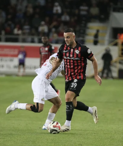 Arca Çorum FK ve İmaj Altyapı Vanspor Karşılaşmasında Gol Sesi Çıkmadı