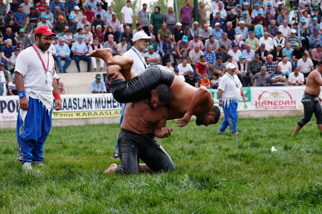 Erkan Taş'tan Çorum'da Zafer: Yağlı Güreş Festivali'nde Fırtına Gibi Esti