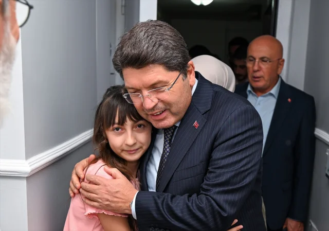 Adalet Bakanı Tunç Ailelere Verdiği Sözü Yeniledi