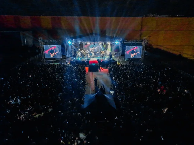 Efsane İsimler İstanbul'da Coşkulu Konserle Buluştu