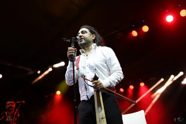 Efsane İsimler İstanbul'da Coşkulu Konserle Buluştu