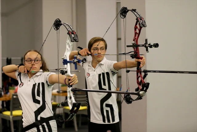 Çift Yumurta İkizi Okçuların İlginç Başarı Hikayesi