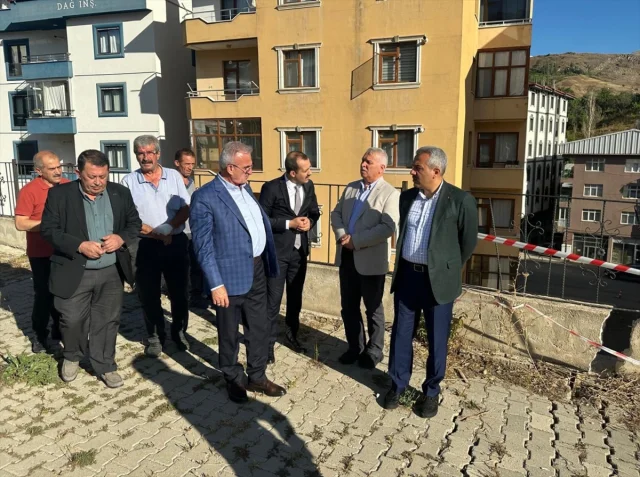 İçişleri Bakan Yardımcısı Karaloğlu Erzurum İspir'de Heyelan...