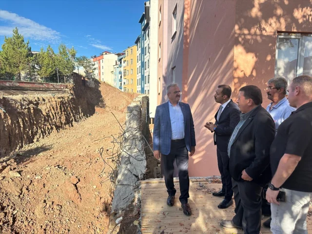İçişleri Bakan Yardımcısı Karaloğlu Erzurum İspir'de Heyelan Zararını İnceledi