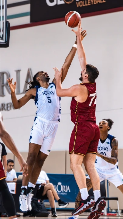 Antalya'nın Basketbol Arenasında Nefes Kesen Rekabet