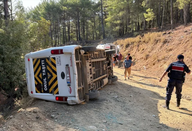 Kazdağları'nda Tur Minibüsü Devrildi: Turistlerin Kabusu