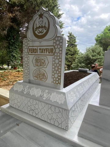 Devlet Bahçeli'den Ferdi Tayfur'a Anlamlı Jest