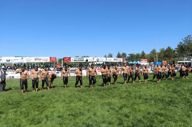 Amasya’daki Yağlı Güreş Festivalinde Nefes Kesen Mücadele