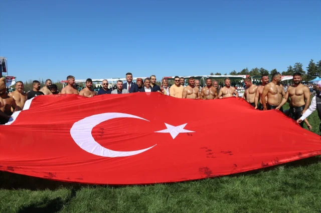 Amasya’daki Yağlı Güreş Festivalinde Nefes Kesen Mücadele