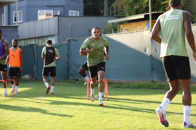 Alanyaspor-Fenerbahçe Maçı Öncesi Hazırlıklarda Heyecan Dorukta