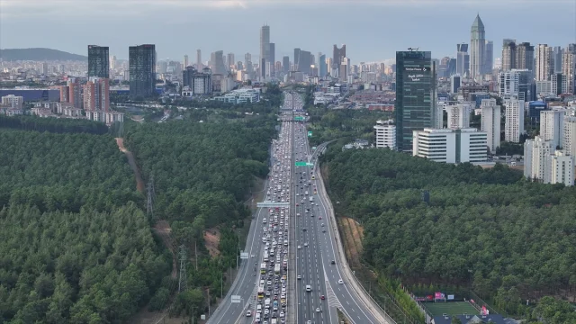 İstanbul Trafiği Haftanın İlk Gününü Kilitledi
