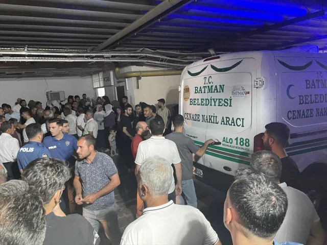 Batman'da Şok Eden Cinayet: Bir Aile Aracında Kurşun Yağmuru...