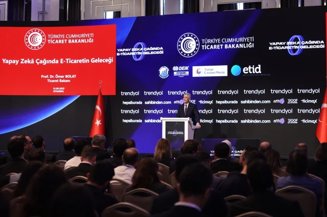 Bakan Bolat'ın Çarpıcı Açıklamaları E-Ticaretin Önünü Aydınlatıyor