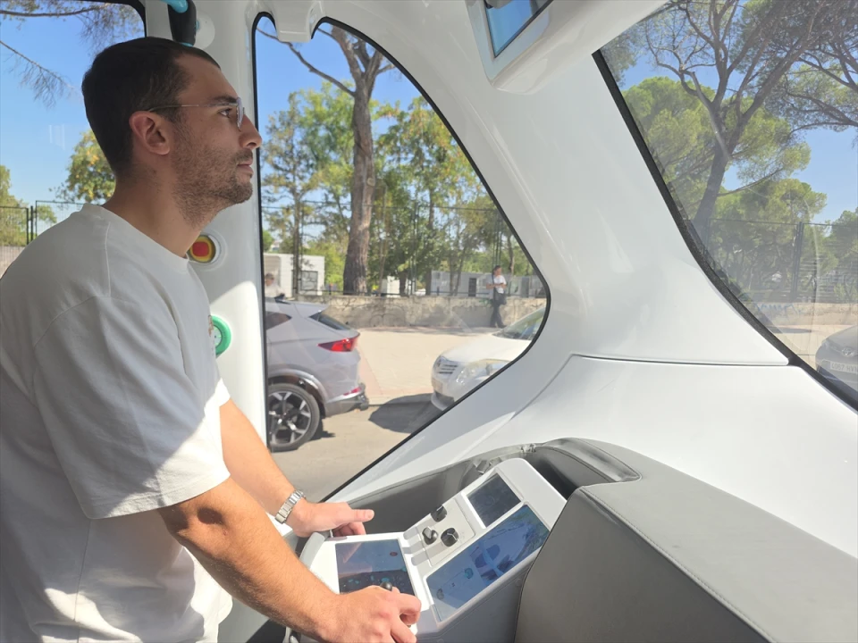 Madrid'de Devrim Yaratan Deneme Sürücüsüz Elektrikli Otobüs Yollarda
