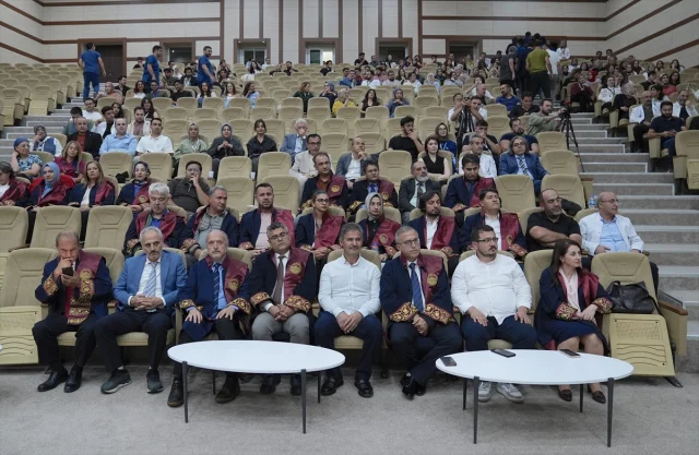 Erzurum Tıp Fakültesi'nde Yeni Dönem Heyecanı Canlı Yayınla Başladı