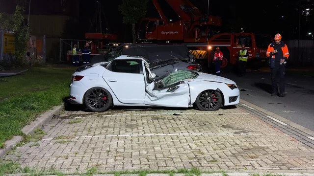 Hollanda Fırtınaya Teslim Oldu: Devrilen Ağaçlar ve Konteynerler