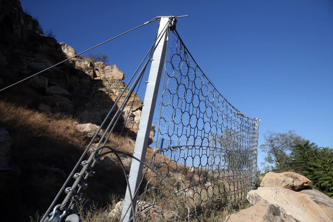 Kastamonu Kalesi'nin Etrafına Yerleştirilen Çelik Örtü Tamamlandı
