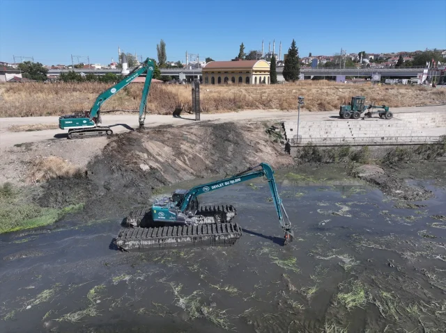 Tunca Nehri'nin Yatağı İsyanda! Temizlik Başladı